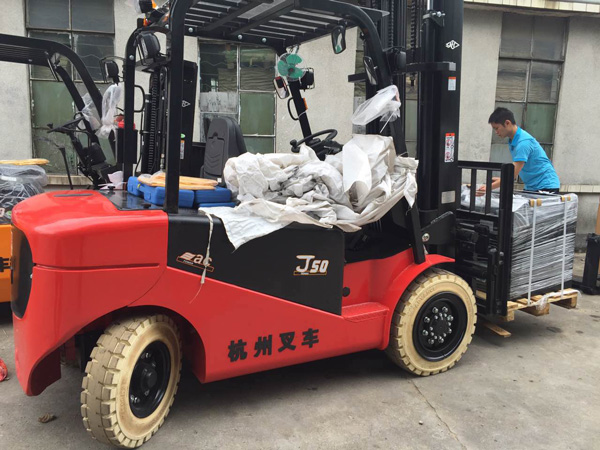 杭州叉車丨電動叉車取代內燃叉車，遲早的事！