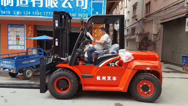 杭州叉車丨你以為叉車潤滑油，就只是用來潤滑？