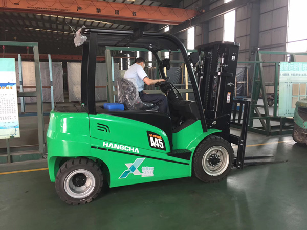 杭州叉車：您的電動叉車需要備用電池嗎？