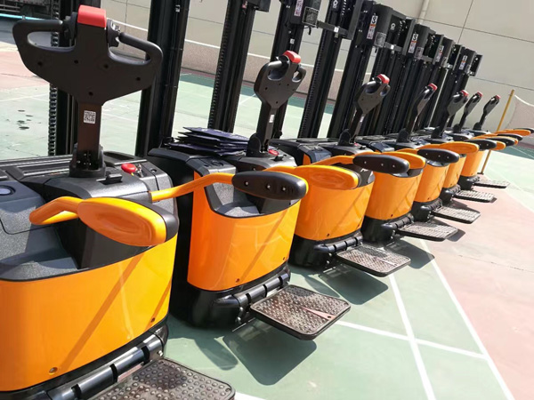 杭州叉車：現(xiàn)在國(guó)產(chǎn)的電動(dòng)堆高車質(zhì)量怎么樣？