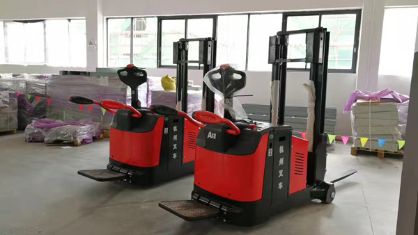 杭州叉車|貨架與叉車操作注意事項